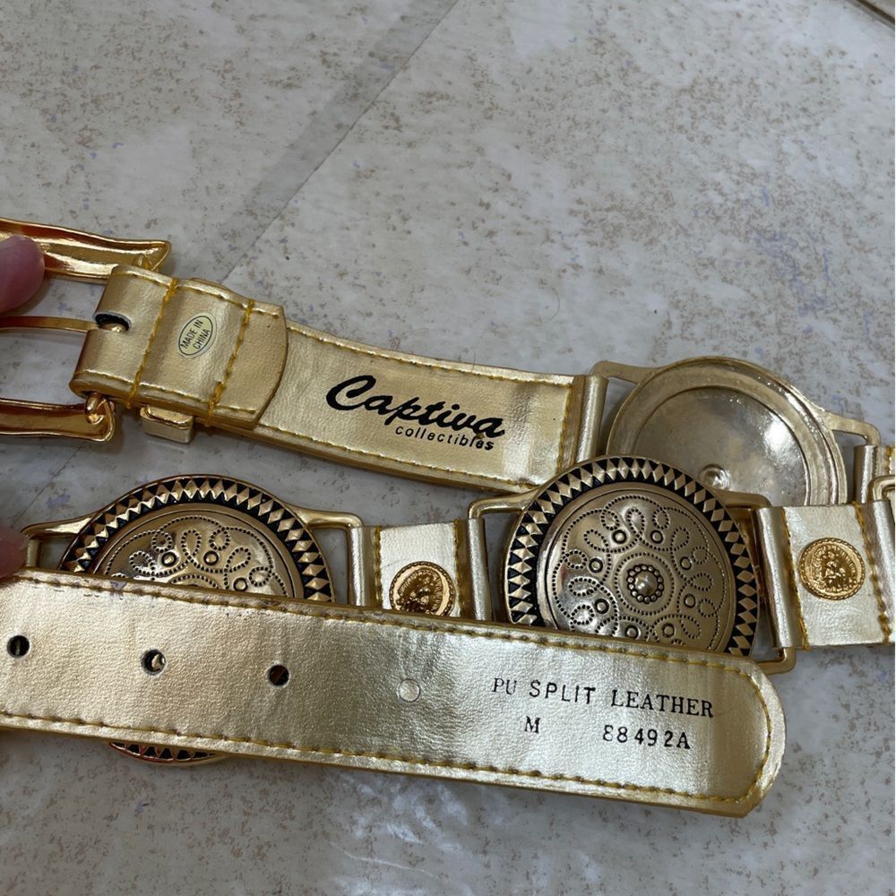 CAPTIVA COLLECTIBLES GOLD‎ MEDALLION BELT IN PU SPLIT LEATHER